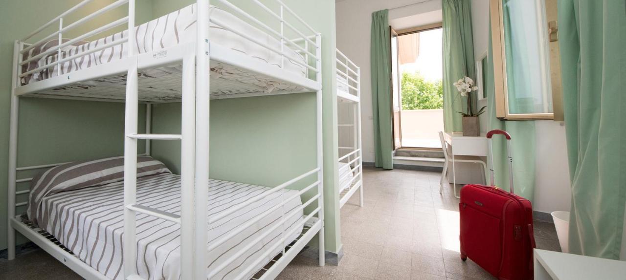 Ostello San Luigi Orione Anzio Kültér fotó